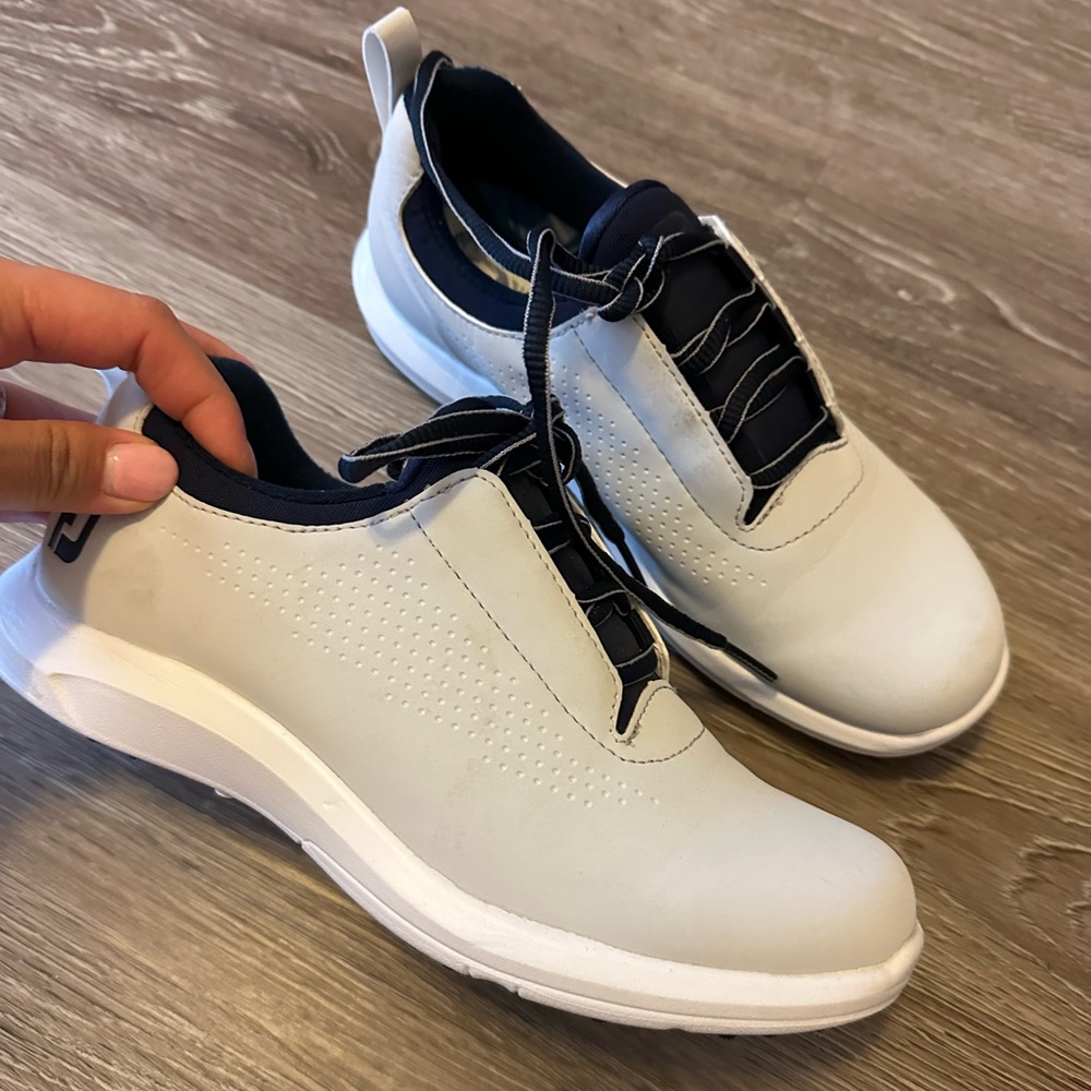 Worn once women’s FootJoy golf shoes